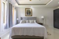 Sun Shine Luxury Villas 2 bedroom Pool & Gym Ocho Rios St Ann - Chambres d'hôtes Ocho Rios