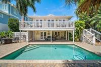 3 BED 3 BATH Tropical Paradise WATERFRONT POOL HOUSE - On Canal - DIRECT ACCES TO GULF - B&B