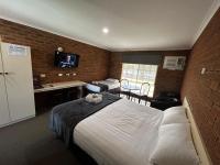 B&B Balranald - Balranald Colony Inn Motel - Bed and Breakfast Balranald