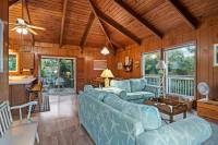Dogwood Treehouse home - Bed and Breakfast Pine Knoll Shores