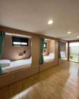 Posto Letto in Dormitorio Misto con 6 Letti