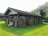 B&B South Cerney - Lake Pochard, Oak Lodge - Bed and Breakfast South Cerney