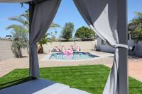 B&B Phoenix - Relaxing Oasis: Spacious 4BR House w/ Private Pool - Bed and Breakfast Phoenix