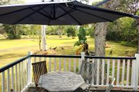 Lake Weyba Noosa Lodge & Kangaroos - B&B Peregian Beach