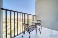 Peaceful 2BR with Assistant Room at Mesk 1 Midtown Dubai Production City by Deluxe Holiday Homes - Chambres d'hôtes Dubaï