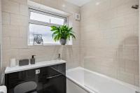 Stylish Maisonette near the heath with Free parking & Wi-Fi - Chambres d'hôtes Kent