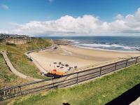 B&B Tynemouth - Tynemouth Seaside 3 Bed House Close to Beach/Bars/Restaurants - Parking Space Included - Bed and Breakfast Tynemouth