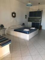 Doppelzimmer mit Balkon und Meerblick