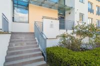 Retro Style Apartment with Balcony near the Forest by Noclegi Renters - B&B