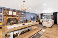 Wildwood Lodge Central Modern Retreat w/ Hot Tub - B&B Big Bear Lake