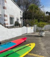 The Old Boathouse at Bunbeg Harbour - B&B An Bun Beag