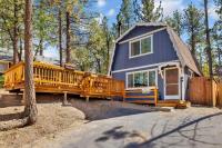 Your Happy Place- Modern Cozy Downtown Retreat- Hot Tub- Walk to Village Shops - B&B