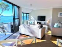 Tranquil Escape - Koala Hotspot - 2 Bed 2 Bath Apt Spectacular Sea Views - B&B Soldiers Point