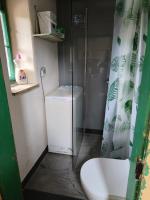 Vierbettzimmer mit Balkon