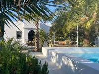 Camera Queen con Vista Piscina