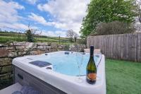 B&B Laugharne - Family Friendly, self contained, Bed and Breakfast with private hot tub - Bed and Breakfast Laugharne