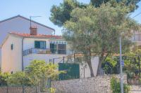 Beach Front Apartment Mirjana - Chambres d'hôtes Rogoznica