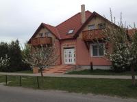 Regina Apartman Hegykő - B&B