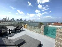 AmazINN Places Penthouse Deluxe, Skyline and Private Rooftop - Chambres d’hôtes