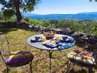 Cante Grillet - 295 Chemin des Contards - 84480 Lacoste - B&B Lacoste