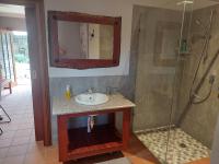 Camera Matrimoniale con Vista Giardino