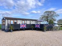 B&B Coningsby - Lancaster Lodge, Coningsby, Lincolnshire. - Bed and Breakfast Coningsby