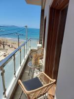 Rika's Sea View Apartment - Ferienwohnung Chionato