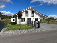 Ferienhaus Hilde 100m Entfernung zum See/Strand - Ferienwohnung Löbnitz