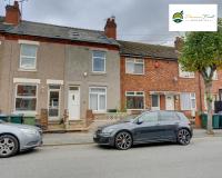 5 Bedroom - 5 Ensuite Baths, Sleeps 10, Near City Centre, with Free Wi-Fi, Garden - Family Stay - Business&Leisure 56HRC - Chambres d'hôtes Coventry