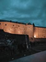 Appartement vue sur château-fort 3 étoiles - B&B Sedan