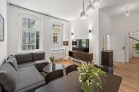 The Remise Mitte Loft, 2 BR, 2 bathrooms, living room, group & family friendly, 4- 7 Guests - B&B Berlino
