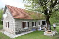 LAKE HOUSE 'VILIN KONAK' - Chambres d'hôtes Nikšić