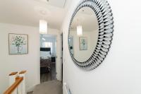 Greenfield's Marlborough Grove Modern 3 - Bedroom Home, Langley - Chambres d'hôtes Langley Marish