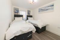 Greenfield's Marlborough Grove Modern 3 - Bedroom Home, Langley - Chambres d'hôtes Langley Marish