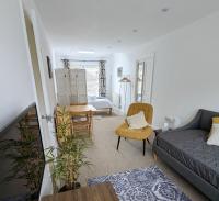 Studio Apartment North Cardiff - B&B