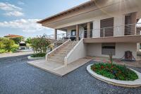 Villa George by RentalsPro Services - Nea Potidea Halkidiki - B&B Néa Potídhaia