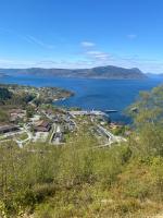 Puntsnes Apartmen - B&B Hjelmeland