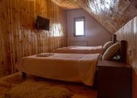 Habitación Triple Básica con baño compartido