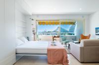 Large studio with a breathtaking view of the sea - Ferienwohnung Villeneuve-Loubet