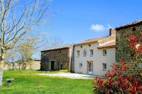 Grand Gîte Confortable en Auvergne - Belle vue - Chambres d'hôtes Brousse