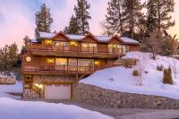 B&B Big Bear Lake - Big Bear Village View Haus is a large pet and kid friendly chalet with hot tub located a short walk to village - Bed and Breakfast Big Bear Lake