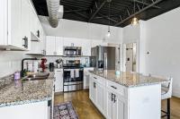 B&B Nashville - Brand New Condo near downtown Nash w washer dryer - Bed and Breakfast Nashville