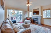 Pet-Friendly Townhome with Hot Tub in Redmond! - Chambres d’hôtes Redmond