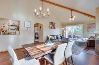 Redmond Resort Townhome w/ Private Hot Tub - B&B Redmond
