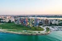 Luxury beachfront apt - quite area, 100 sqm - Ferienwohnung