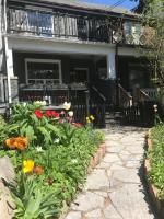Beautiful house in central Toronto with backyard - B&B Toronto