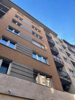 Downtown Apartment with Free Garage Balcony and AC - B&B Budapest