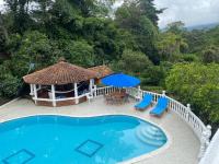 B&B Silvania - Hermosa Casa Campestre con Piscina y Jacuzzi - Bed and Breakfast Silvania