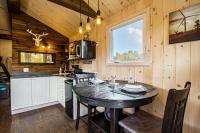 Chalet le Coyote Lac, Micro Ferme, Sentier Du Domaine, Vue Sur Les Monts, Idéal 2 4 Personnes - Chambres d'hôtes Saint-Philémon