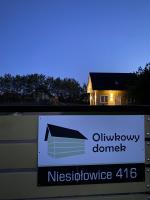 KASZUBY Oliwkowy domek Niesiołowice na Kaszubach Balia z Jacuzzi Jeziora lasy - Chambres d'hôtes Niesiołowice